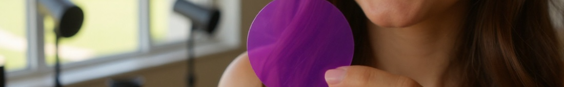 Violette LED-Farbfolie im Licht – Filterfolie für kreative Lichtgestaltung von Folien-Fischer in Hannover, Leipzig, Bielefeld, Münster und Trier